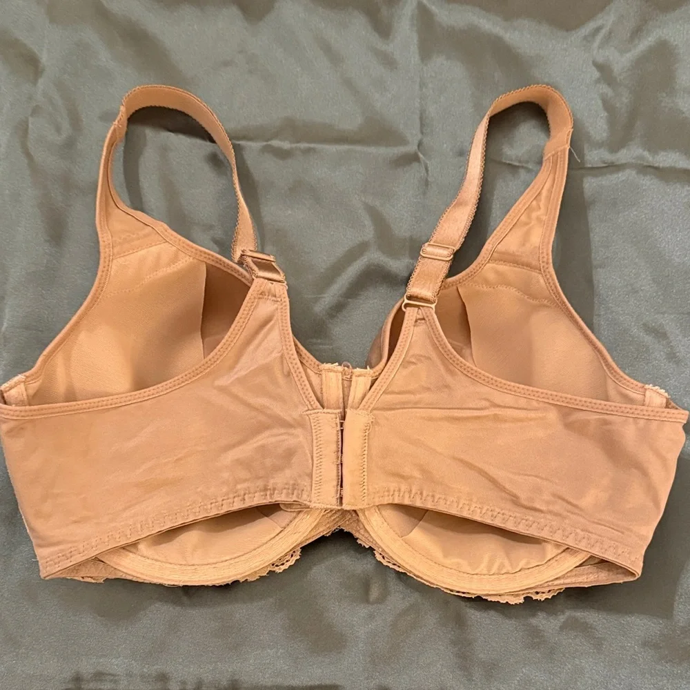 Wacoal Tan Lace Accent Bra - Picture 2 of 3